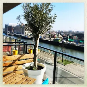 Cozy Two Bedroom Near Centre Appartement